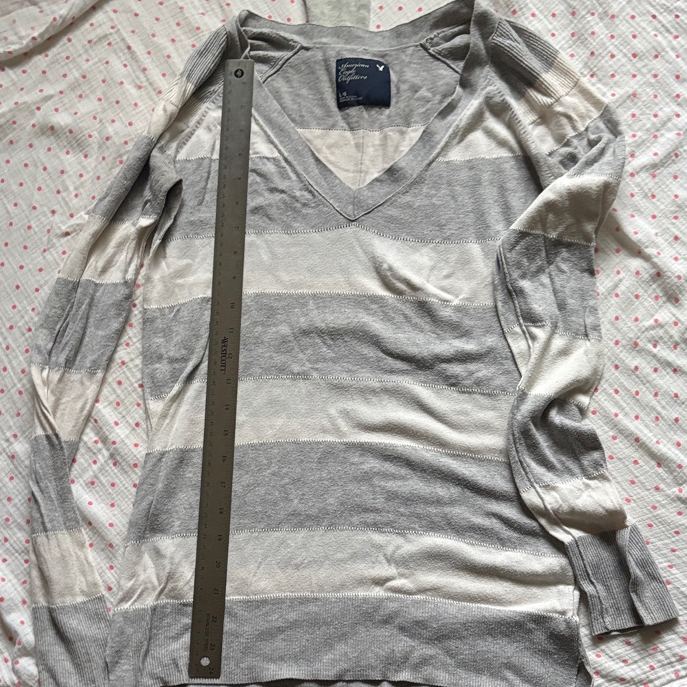 American Eagle Outfitters Gray and Cream V-Neck Sweater